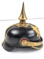 Preussen, Pickelhaube für einen Offizier der Infanterie. Ordentlichers Stück in gutem Gesamtzustand, keine Doppellöcher