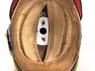 Preussen, Pickelhaube für einen Reserve Offizier der Infanterie. Ordentliches Stück in gutem Gesamtzustand, keine Doppellöcher