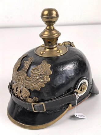 Preussen, Pickelhaube für Mannschaften der Artillerie. Aus alt- und neuteilen zusammengebautes Stück