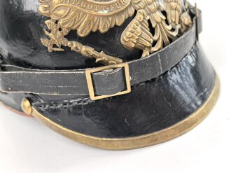 Preussen, Pickelhaube für Mannschaften der Artillerie. Aus alt- und neuteilen zusammengebautes Stück