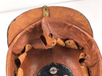Preussen, Pickelhaube für Mannschaften der Artillerie. Aus alt- und neuteilen zusammengebautes Stück