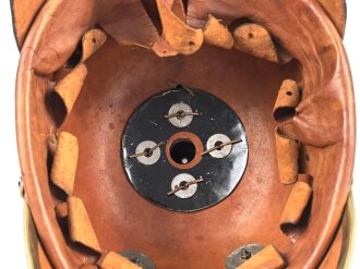 Preussen, Pickelhaube für Mannschaften der Artillerie. Aus alt- und neuteilen zusammengebautes Stück