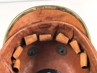 Preussen, Pickelhaube für Mannschaften der Artillerie. Aus alt- und neuteilen zusammengebautes Stück