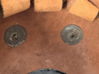 Preussen, Pickelhaube für Mannschaften der Artillerie. Aus alt- und neuteilen zusammengebautes Stück