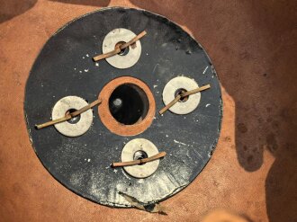 Preussen, Pickelhaube für Mannschaften der Artillerie. Aus alt- und neuteilen zusammengebautes Stück