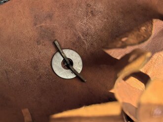 Preussen, Pickelhaube für Mannschaften der Artillerie. Aus alt- und neuteilen zusammengebautes Stück