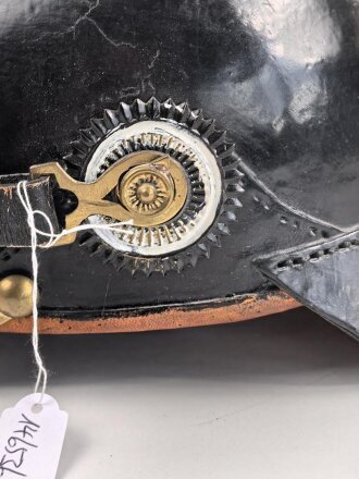 Preussen, Pickelhaube für Mannschaften der Artillerie. Aus alt- und neuteilen zusammengebautes Stück
