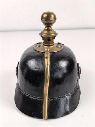 Preussen, Pickelhaube für Mannschaften der Artillerie. Aus alt- und neuteilen zusammengebautes Stück