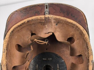 Preussen 1. Weltkrieg, feldgraue Pickelhaube für Mannschaften der Infanterie. Kammerstück des Regiment 40 ?, Hersteller und 1916 gestempelt