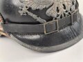 Preussen 1. Weltkrieg, feldgraue Pickelhaube für Mannschaften der Infanterie. Kammerstück des Regiment 40 ?, Hersteller und 1916 gestempelt