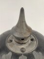 Preussen 1. Weltkrieg, feldgraue Pickelhaube für Mannschaften der Infanterie. Kammerstück des Regiment 40 ?, Hersteller und 1916 gestempelt