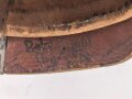 Preussen 1. Weltkrieg, feldgraue Pickelhaube für Mannschaften der Infanterie. Kammerstück des Regiment 40 ?, Hersteller und 1916 gestempelt