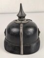 Preussen 1. Weltkrieg, feldgraue Pickelhaube für Mannschaften der Infanterie. Kammerstück des Regiment 40 ?, Hersteller und 1916 gestempelt