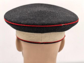 Württemberg, Schirmmütze für einen Angehörigen der freiwilligen Krankenpflege mit leichtem Mottenschaden