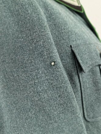 Polizei III.Reich, Dienstrock für einen Angehörigen der Schutzpolizei . Kammerstück in gutem Zustand, die Schulterstücke fehlen