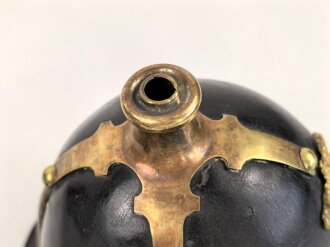 Bayern, Helm für Angehörige der Bürgerwehr Modell 1848. Zusammengehöriges, in allen Teilen originales Stück