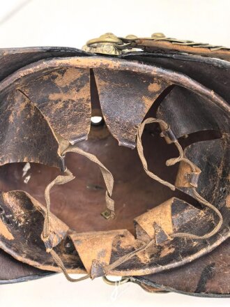 Bayern, Helm für Angehörige der Bürgerwehr Modell 1848. Zusammengehöriges, in allen Teilen originales Stück