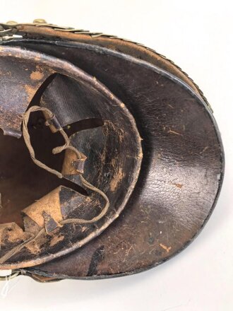 Bayern, Helm für Angehörige der Bürgerwehr Modell 1848. Zusammengehöriges, in allen Teilen originales Stück