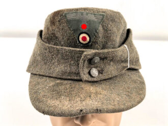 Heer, Feldmütze Modell 1943 aus spätem Material, getragenes Stück mit Reparaturstellen