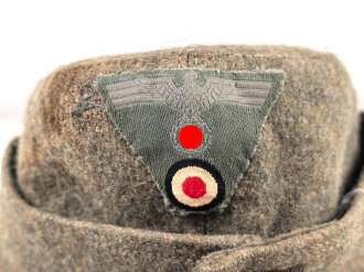 Heer, Feldmütze Modell 1943 aus spätem Material, getragenes Stück mit Reparaturstellen