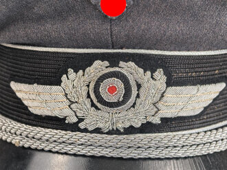 Luftwaffe, Schirmmütze für Offiziere. Das Schweißleder defekt, sonst guter Gesamtzustand