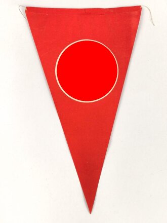 Wimpel aus bedrucktem Papier, schwarzes Hakenkreuz in...