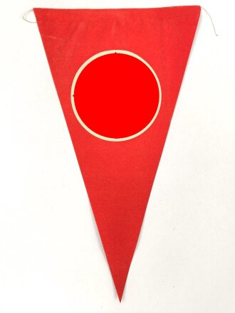 Wimpel aus bedrucktem Papier, schwarzes Hakenkreuz in...