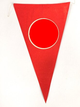 Wimpel aus bedrucktem Papier, schwarzes Hakenkreuz in...