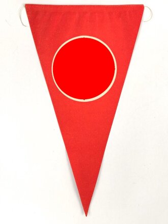 Wimpel aus bedrucktem Papier, schwarzes Hakenkreuz in...