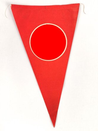 Wimpel aus bedrucktem Papier, schwarzes Hakenkreuz in...