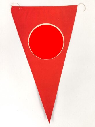 Wimpel aus bedrucktem Papier, schwarzes Hakenkreuz in...