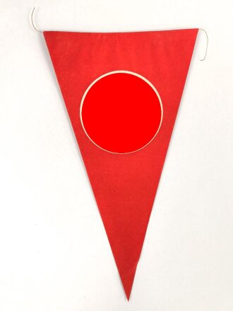 Wimpel aus bedrucktem Papier, schwarzes Hakenkreuz in...