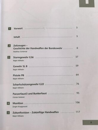 "Moderne Handwaffen der Bundeswehr" 142 Seiten, über DIN A4