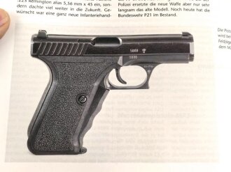"Moderne Handwaffen der Bundeswehr" 142 Seiten, über DIN A4