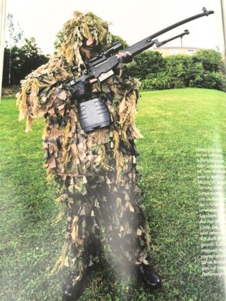 "Moderne Handwaffen der Bundeswehr" 142 Seiten, über DIN A4