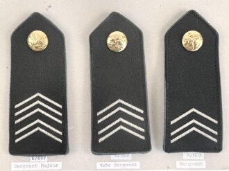 Belgien, Sammlung Schulterklappen, auf Karton getackert
