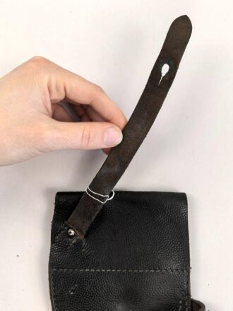 Pistolentasche , schwarz genarbtes Leder