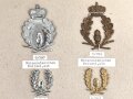 Belgien, Sammlung Mützenabzeichen Polizei, auf Karton getackert