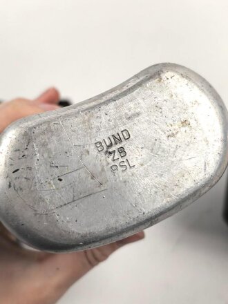 Deutschland nach 1945, Feldflasche  Luftschutzhilfsdienst. Hersteller PSL 65. Originallack, gebraucht