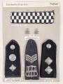Großbritannien, Sammlung Rangabzeichen Polizei, auf Karton getackert