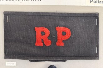 Großbritannien, Sammlung Rangabzeichen und Armbinde...