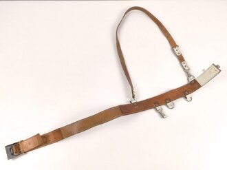 Bundeswehr , weisses Koppel mit Schloss und Sturmriemen. Gesamtlänge 120cm