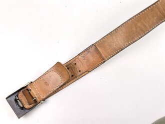 Bundeswehr , weisses Koppel mit Schloss und Sturmriemen. Gesamtlänge 120cm