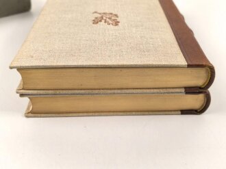 "Mein Kampf" Adolf Hitler,  Geschenkausgabe Halbleinen in zwei Bänden, im defekten Schuber. 2. Auflage 1937, guter Zustand