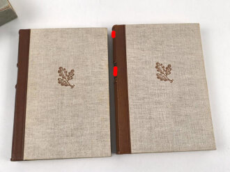 "Mein Kampf" Adolf Hitler,  Geschenkausgabe Halbleinen in zwei Bänden, im defekten Schuber. 2. Auflage 1937, guter Zustand