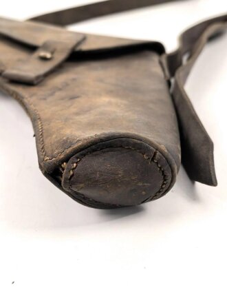Tasche für eine Signalpistole, Leder mit Messingbeschlägen. Ungereinigtes Stück