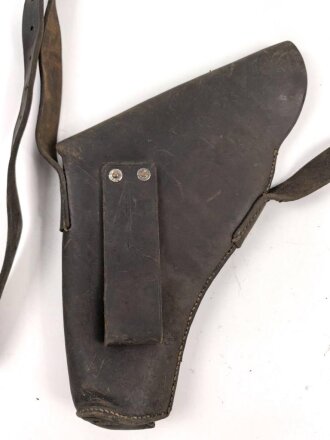 Tasche für eine Signalpistole, Leder mit Messingbeschlägen. Ungereinigtes Stück