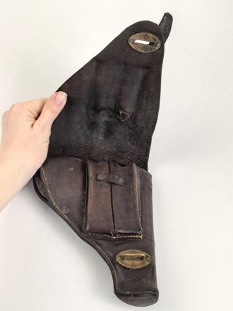Pistolentasche dunkelbraunes Leder, wohl Tschechoslowakei, Leder trocken
