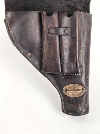 Pistolentasche dunkelbraunes Leder, wohl Tschechoslowakei, Leder trocken