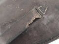 Pistolentasche dunkelbraunes Leder, wohl Tschechoslowakei, Leder trocken